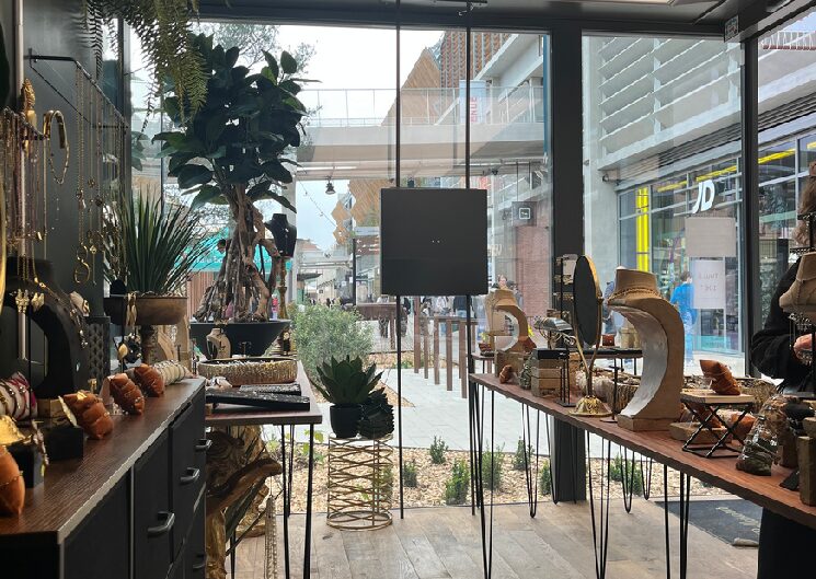 Lire la suite à propos de l’article L’univers de BijouxBelleSœur, du magasin au digital